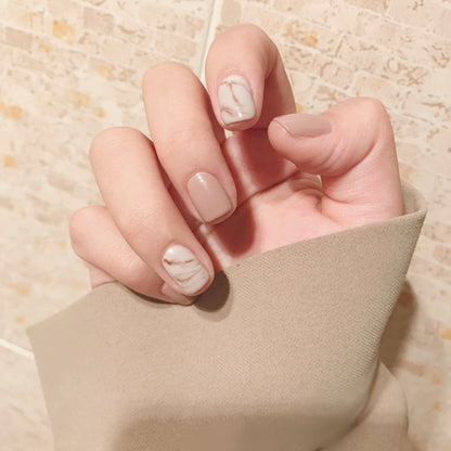 Wearing Nail Patches With Light Khaki Halo Dye Fake Nail Patches